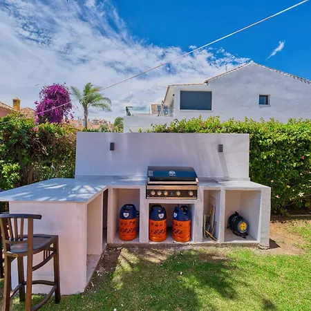 1109 * Panorama Sea View Family Roof Terrace- Annex *